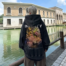 黑色