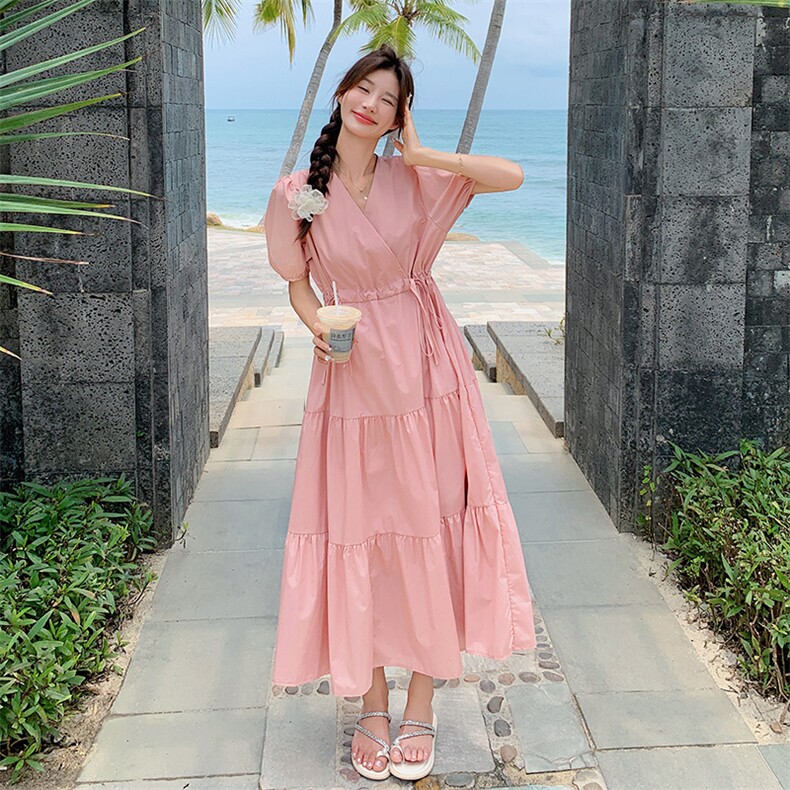 法式温柔风粉色v领泡泡袖连衣裙女夏新款大裙摆收腰海边度假长裙,女装连衣裙,2C105