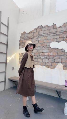 秋装韩版欧式皮马甲两件套，女装马夹，贻思茗