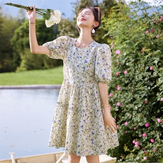 法式优雅泡泡袖连衣裙女2025年夏季新款高腰百搭中长裙潮，女装连衣裙，梦懿尔