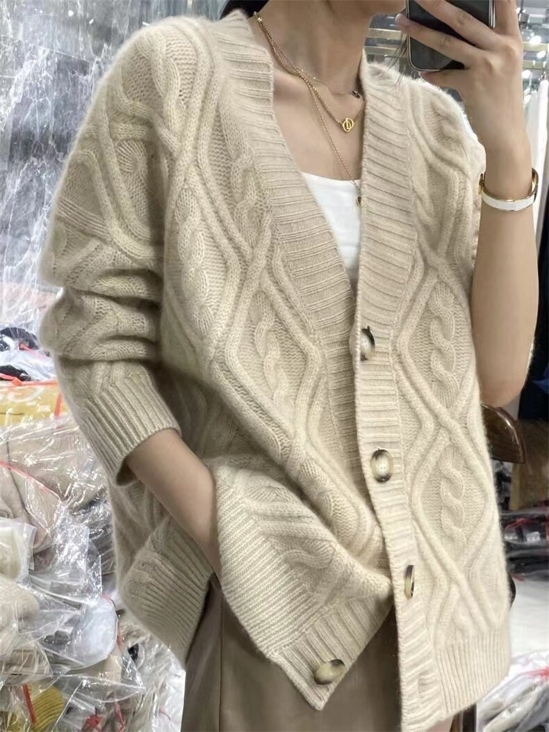 长袖纯色羊毛2024年秋季V领单排扣显瘦针织衫,女装羊毛衫,冀清阳荣