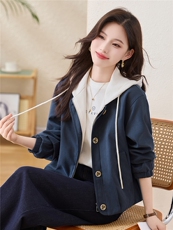 现货大货已出！！2025秋季女装新款时尚减龄假两件拼色连帽外套，女装短外套，以桐