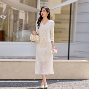 【现货！！！！】蕾丝半身裙小香风两件套女图片