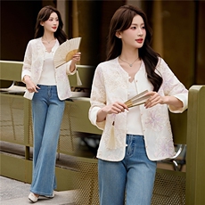 主推现货重工艺新款新中式春季刺绣提花设计感时尚气质减龄外套，女装防晒衣，韩美纤衣