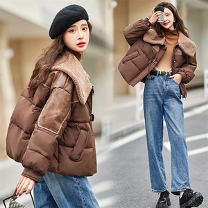 现货2023年冬季新款羊羔绒PU皮拼接加厚羽绒服大翻领宽松短外套女图片