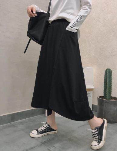 2021年春款新品半裙独特的设计风格，女装半身裙，赛蝶衣社