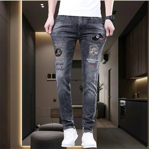 轻奢灰色牛仔裤2025新款男夏款修身小脚潮牌刺绣高端弹力长裤子男图片