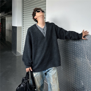 深灰色假两件V领毛衣男款秋冬美式覆古针织衫老钱风慵懒开衫外套图片
