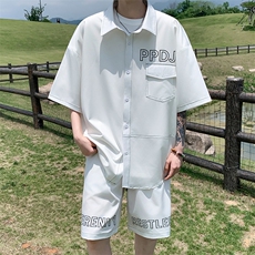 白色