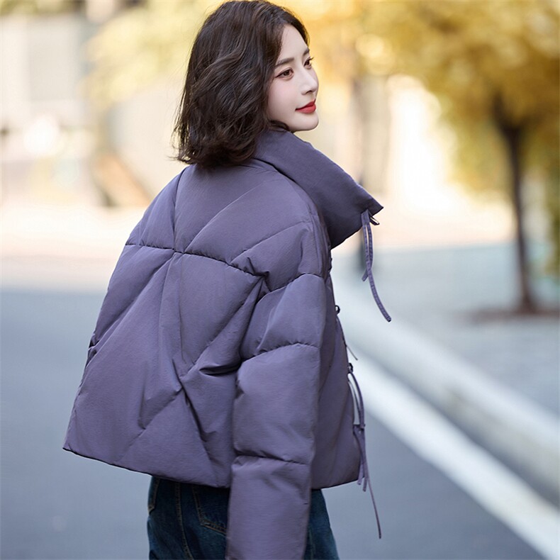 设计感紫色短款羽绒服女2024冬新款加厚保暖立领白鸭绒面包服外套,女装羽绒服,姿衣坊