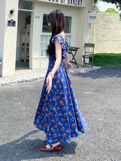 时髦前后两穿碎花小飞袖连衣裙女2025夏季休闲蓝色荷叶边拼接长裙，女装连衣裙，千寻