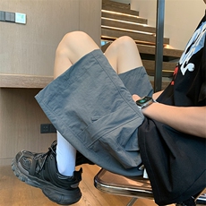 灰色
