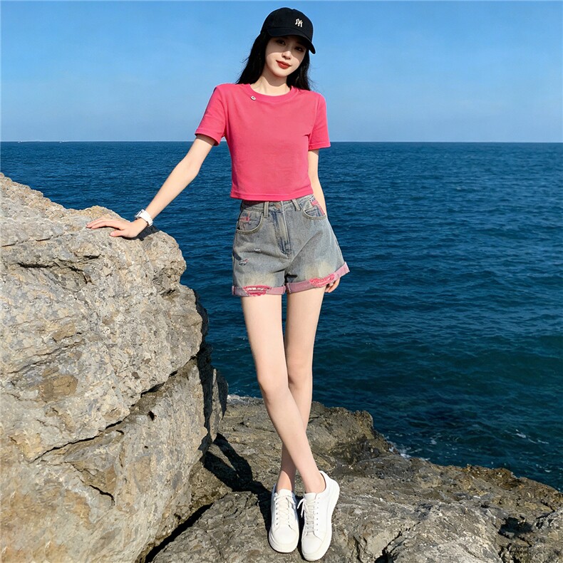 韩版休闲时尚套装女夏新款玫红色圆领短袖上衣破洞牛仔短裤两件套图片