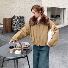 现货：冬季新款咖色羊羔毛大翻领派克羽绒服2C135-8935P215K318，女装羽绒服，2C135