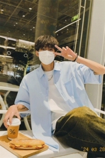 冰丝短袖白衬衫男士夏季薄款港风复古宽松高级感休闲衬衣防晒外套，男装衬衫，电商A102