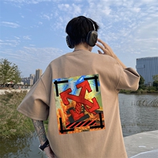 浅卡其色