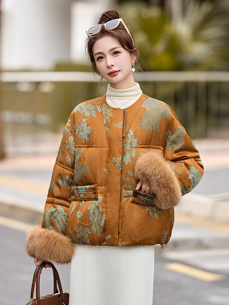 现货人丝轻奢2025年冬季羽绒气质新中式真狐狸毛羽绒新款,女装羽绒服,艾仟回(原伊仟回)
