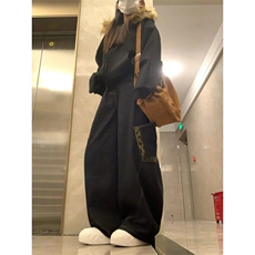 深蓝色
