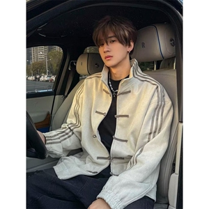 W10396-P78网图现货新中式风盘扣外套立领棒球服三条杠夹克
