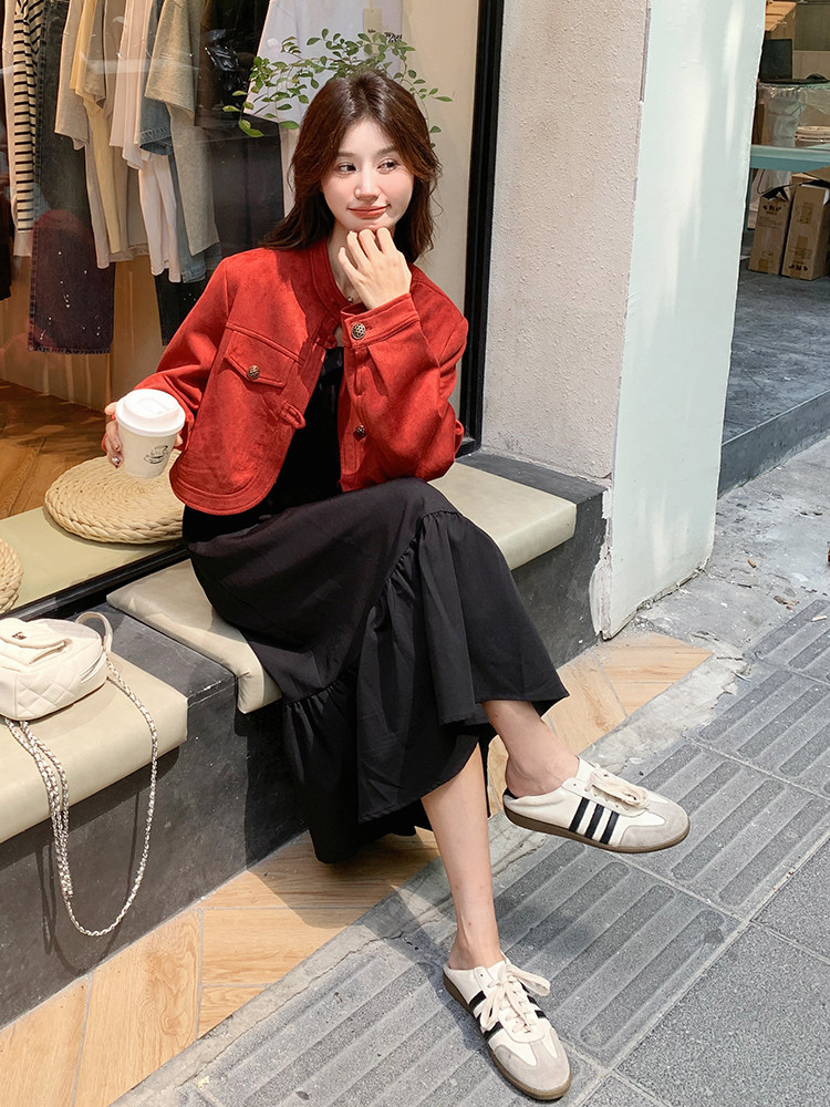 现货-红色短款麂皮绒上衣黑色吊带连衣裙套装2025新款小个子长裙,女装套装/套裙,浙宝203