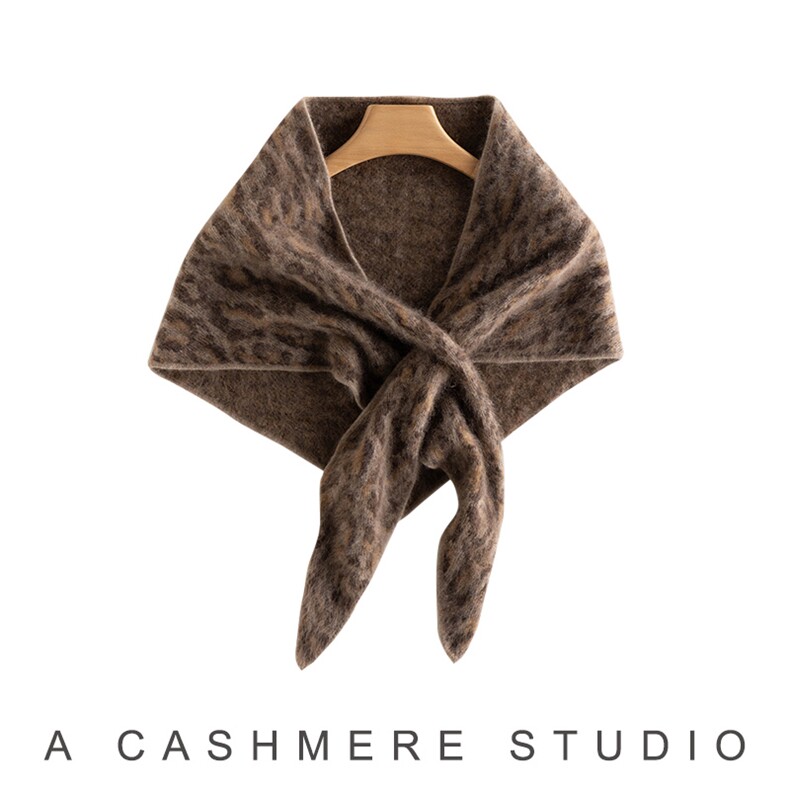 2025年秋季时尚百搭通勤简约休闲三角围巾，围巾，致织羊绒