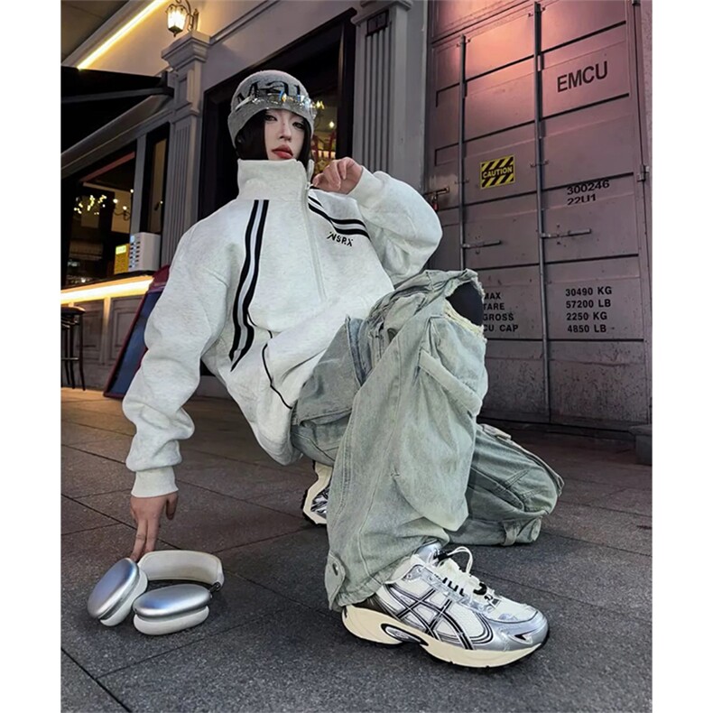抖音得物高品质秋冬美式重磅结构织带撞色立领印花卫衣外套AW7004,女装短外套,电商A443
