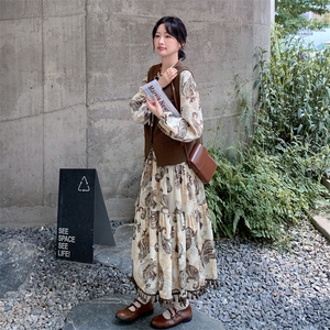 法式碎花连衣裙套装女2025秋季新款高级气质单排扣马甲长裙两件套图片