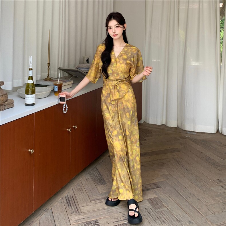 独特漂亮黄色V领碎花连衣裙女夏超好看纯欲性感连身掐腰长裙及踝,女装连衣裙,2C122