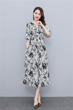 连衣裙女2022夏新款法式V领显瘦薄款雪纺长裙，女装连衣裙，雅佳俏