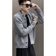 灰色