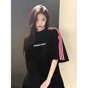 抖音得物品质二开240克宽松纯棉美式潮牌印花三条杠中性风短袖T恤图片
