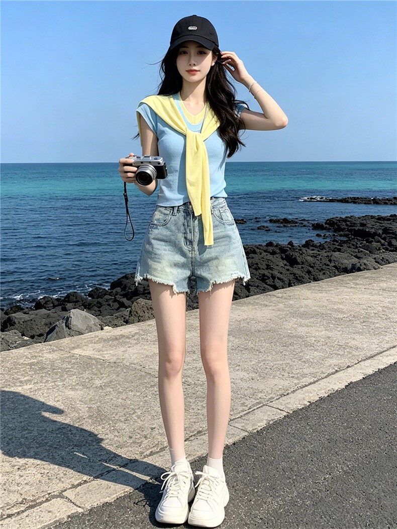 时尚穿搭套装女夏修身显瘦V领系带披肩假两件上衣牛仔短裤两件套,女装套装/套裙,江南
