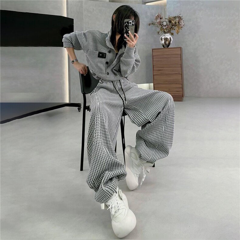 简约时尚套装女春季新款条纹拼接短款纽扣立领卫衣阔腿长裤两件套,女装套装/套裙,江南