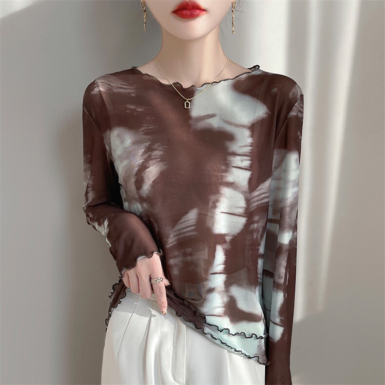 2025春季新款时髦渲染质感印花打底T恤衫女花边圆领宽松长袖内搭，女装蕾丝衫/雪纺衫，羊特美羊绒