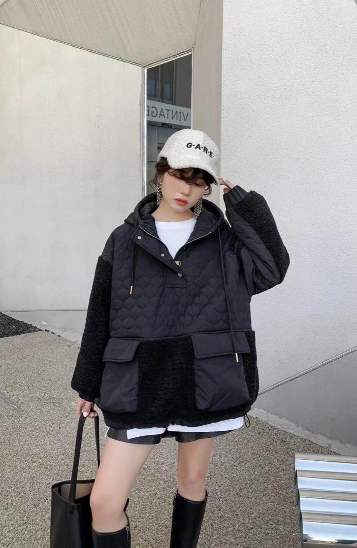 现货羊羔毛拼接羽绒服，女装羽绒服，爱美欧