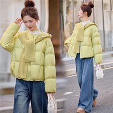 90%白鸭绒2025年冬季休闲短款羽绒服配送针织帽子，女装羽绒服，米雪儿
