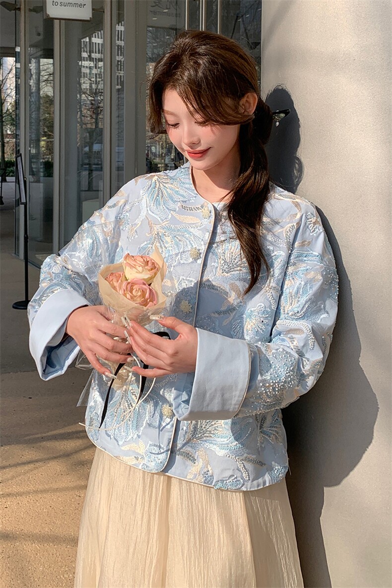 璀璨刺绣短外套女重工钉珠上衣2025春季新款轻奢风拼接别致夹克衫,女装短外套,浙宝208A