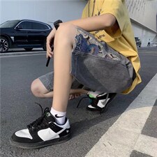 黑色