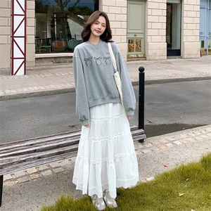 休闲减龄穿搭灰色卫衣套装女春秋2025超火好看高级感半身裙两件套图片