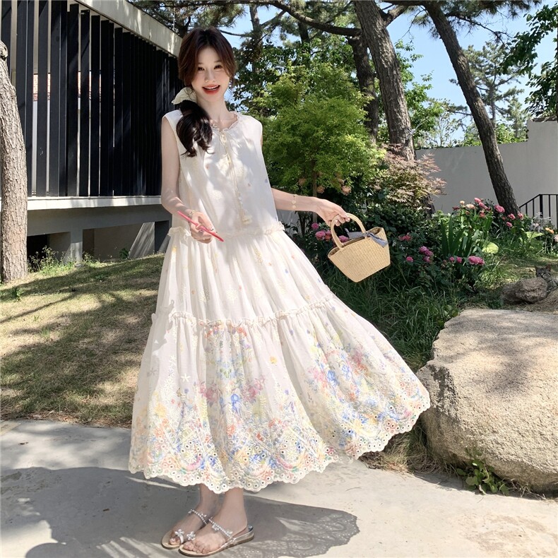 重工刺绣系带无袖连衣裙女2025年夏季新款海边度假风宽松绝美长裙,女装连衣裙,2C201