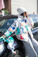 90绒羽绒服配小熊包包，女装羽绒服，拉嘉图