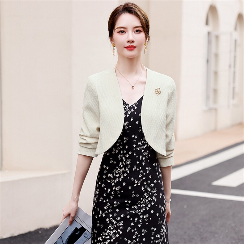 小香风短外套女2025春季新款修身百搭披肩坎肩旗袍裙子开衫外搭潮,女装短外套,婵米儿