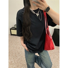 黑色