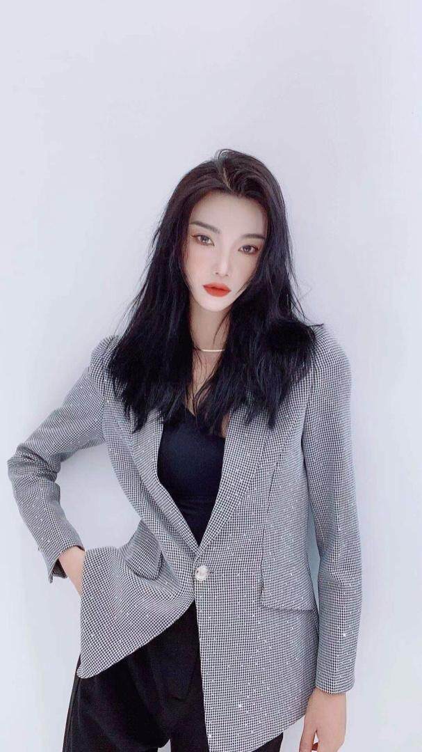 定制面料高温烫钻，女装，NAZI