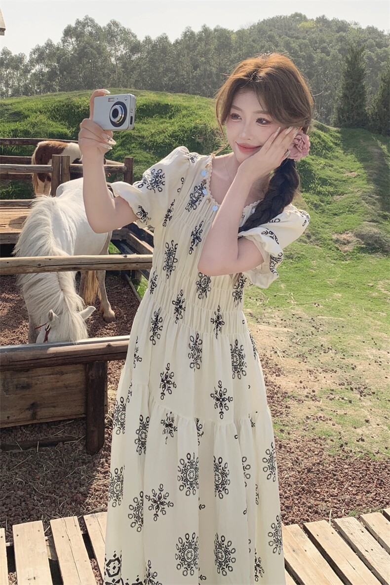 设计感民族风一字领印花长裙夏季新款露肩泡泡袖茶歇桔梗连衣裙女，女装连衣裙，浙宝208A