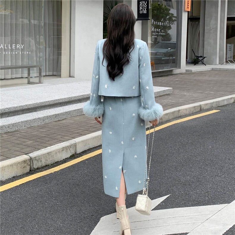2025冬装新款时尚休闲绣花羽绒套裙,女装套装/套裙,曼琳思菲