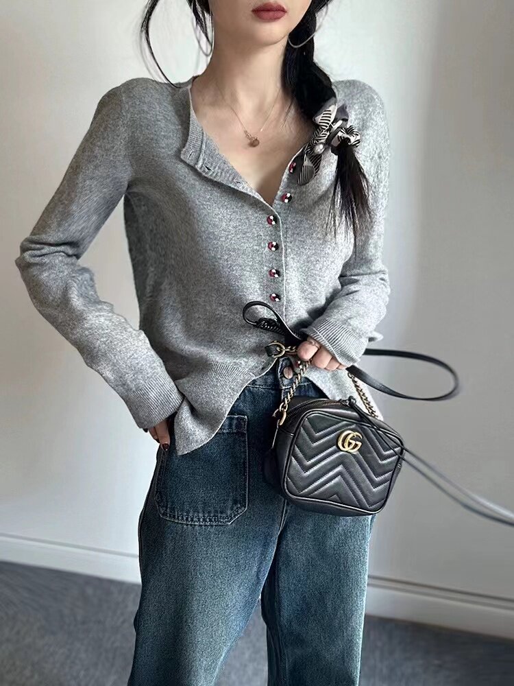 秋季翻领长袖针织开衫女灰色毛衣纯欲风修身褶皱短款打底内搭上衣,针织衫/毛衣,半城羊绒