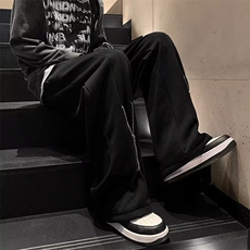黑色