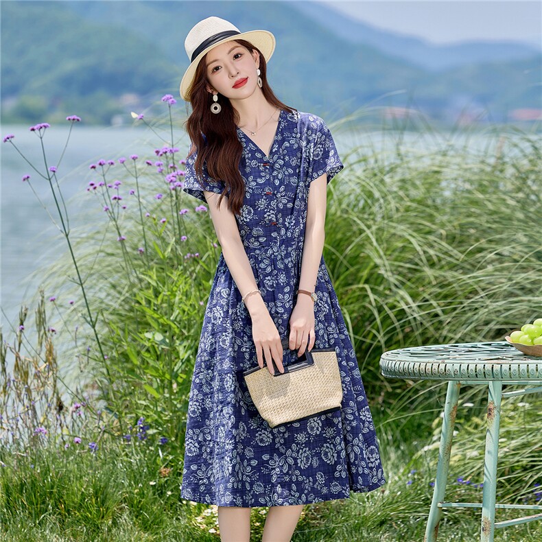 复古印花棉麻短袖连衣裙女夏2026新款V领盘扣气质减龄新中式裙子,女装连衣裙,倪叶myz