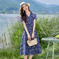 复古印花棉麻短袖连衣裙女夏2026新款V领盘扣气质减龄新中式裙子，女装连衣裙，倪叶myz